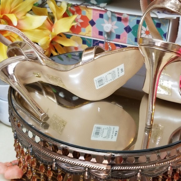 NWT ROSE GOLD SANDLES - Picture 5 of 7
